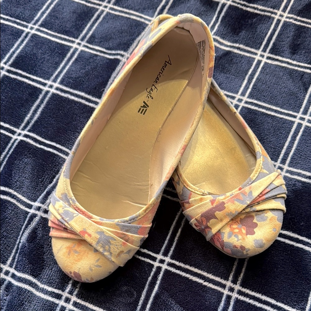 American Eagle Outfitters Floral Women's Flats - Yellow and Pink